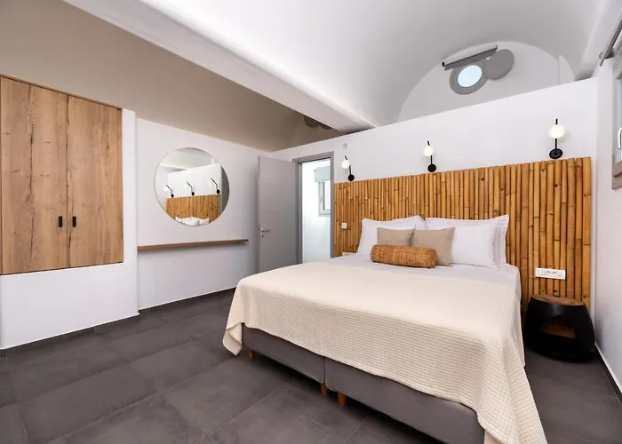 Modern Dome Homes Of Santorini 佩里萨