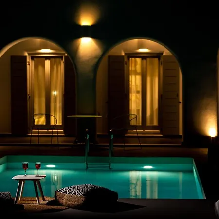 Modern Dome Homes Of Santorini פריסה