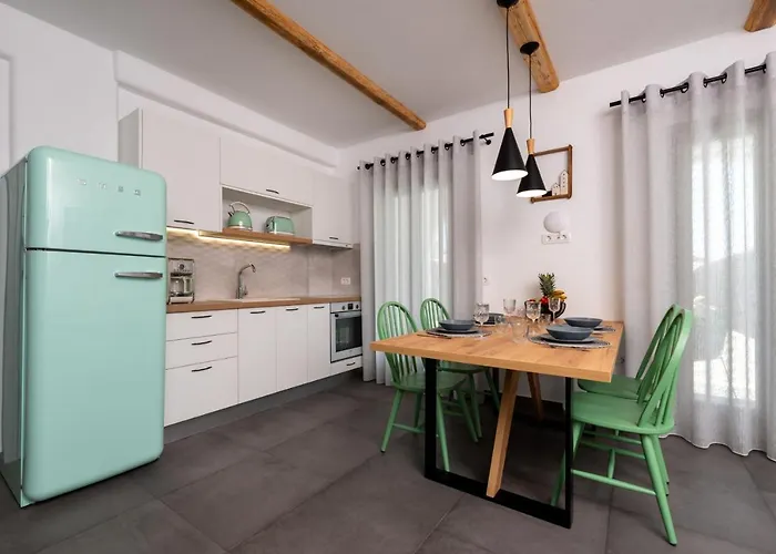 Modern Dome Homes Of Santorini Perissa (Santorini)