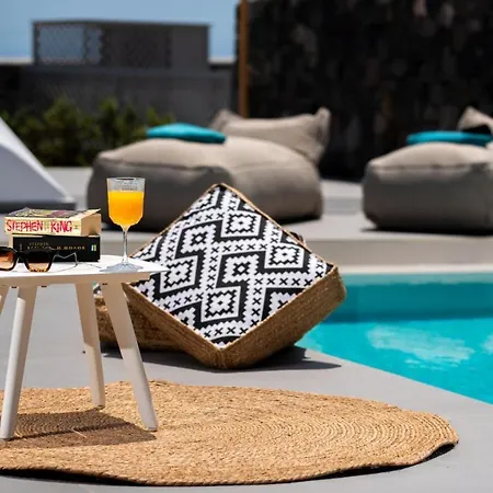 Modern Dome Homes Of Santorini Perísza