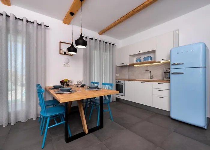 Villa Modern Dome Homes Of Santorini Perissa (Santorini)